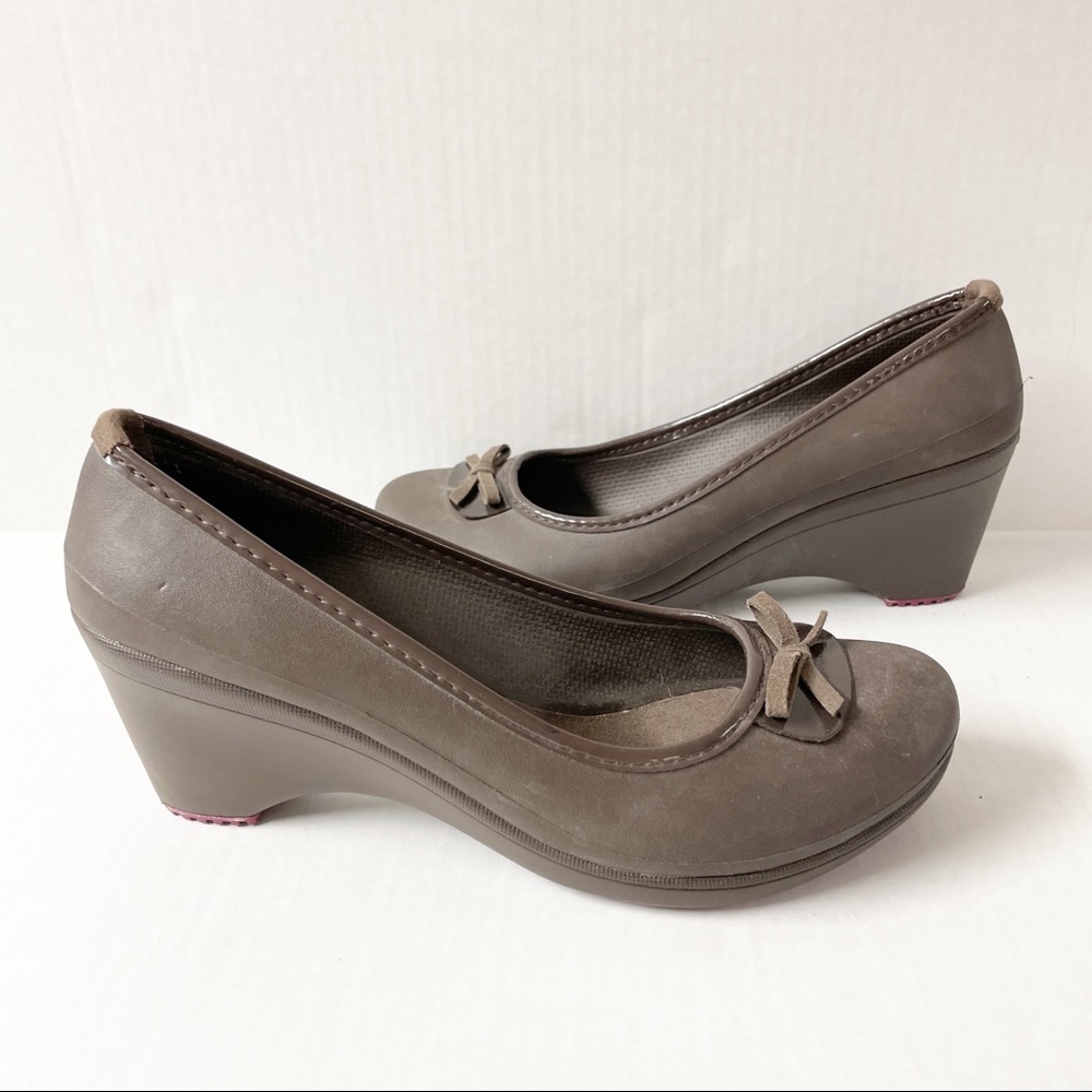 Crocs Lydia Bow Detail Round Toe Brown Wedge Size 8
